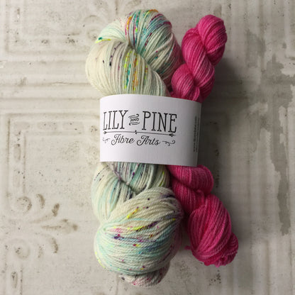 Day Lily Sock Set